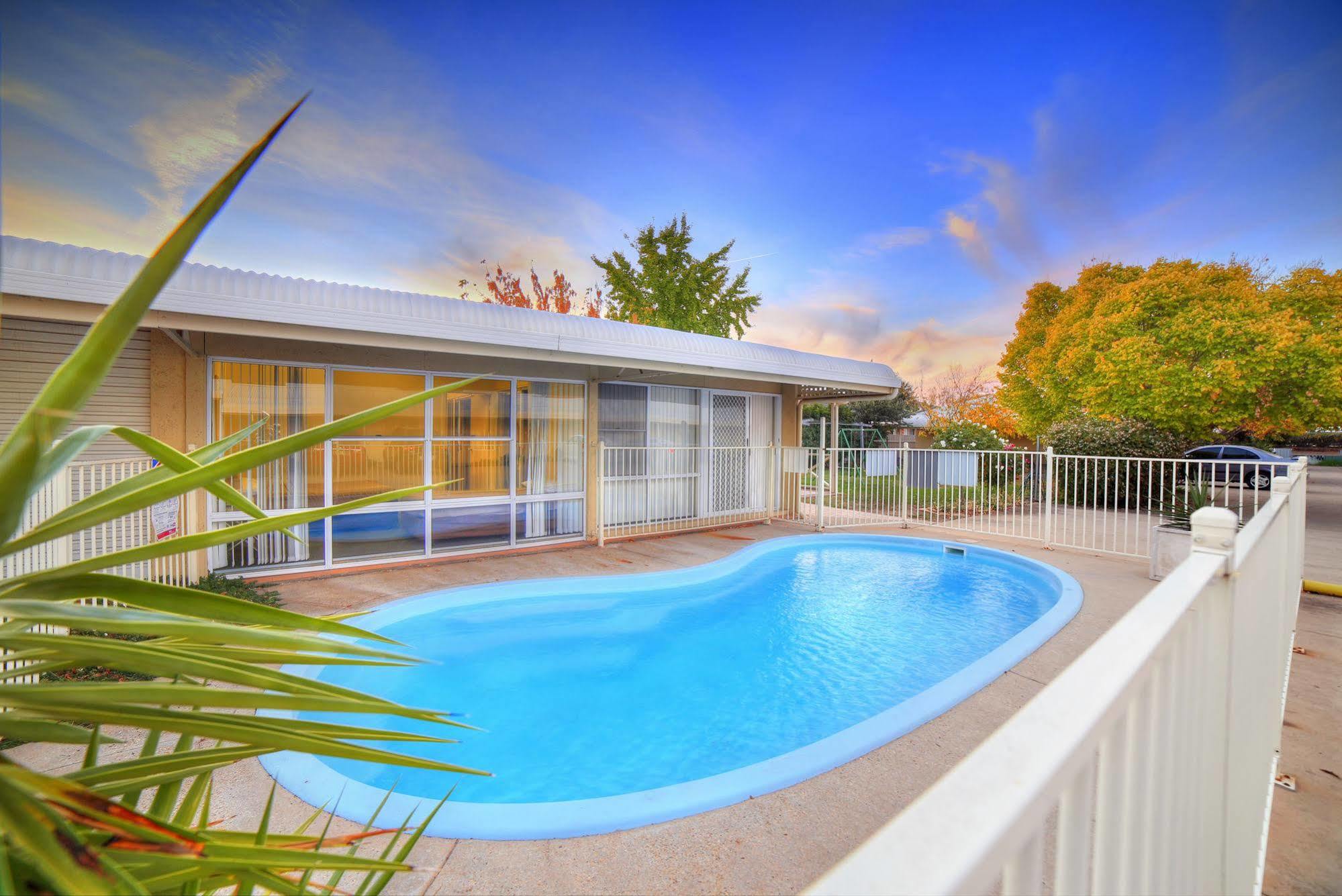 Boulevarde Motor Inn Wagga Wagga Esterno foto
